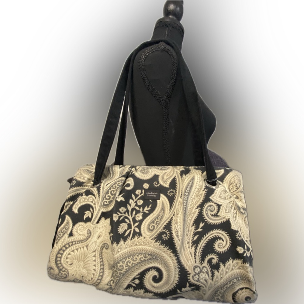 Madison Handbags Shoulder Bag